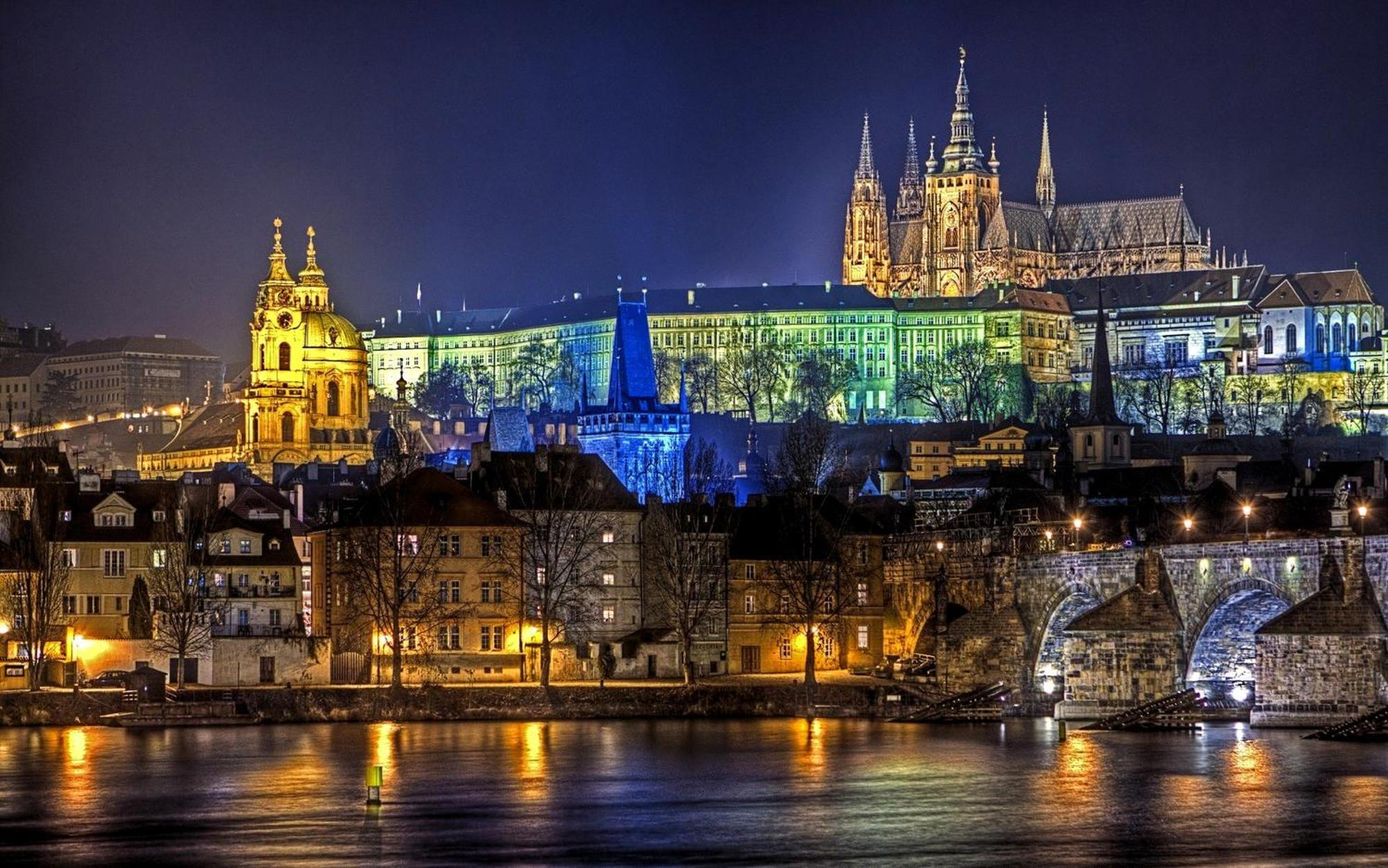 Kingdom Of 3 Roses Lägenhet Prag Exteriör bild